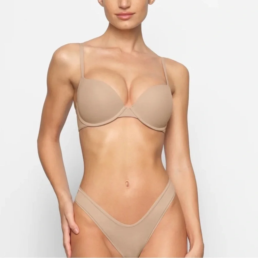 SKIMS Fits Everybody PUSH-UP BRA - 2295 size 34A NWOT - Picture 3 of 4